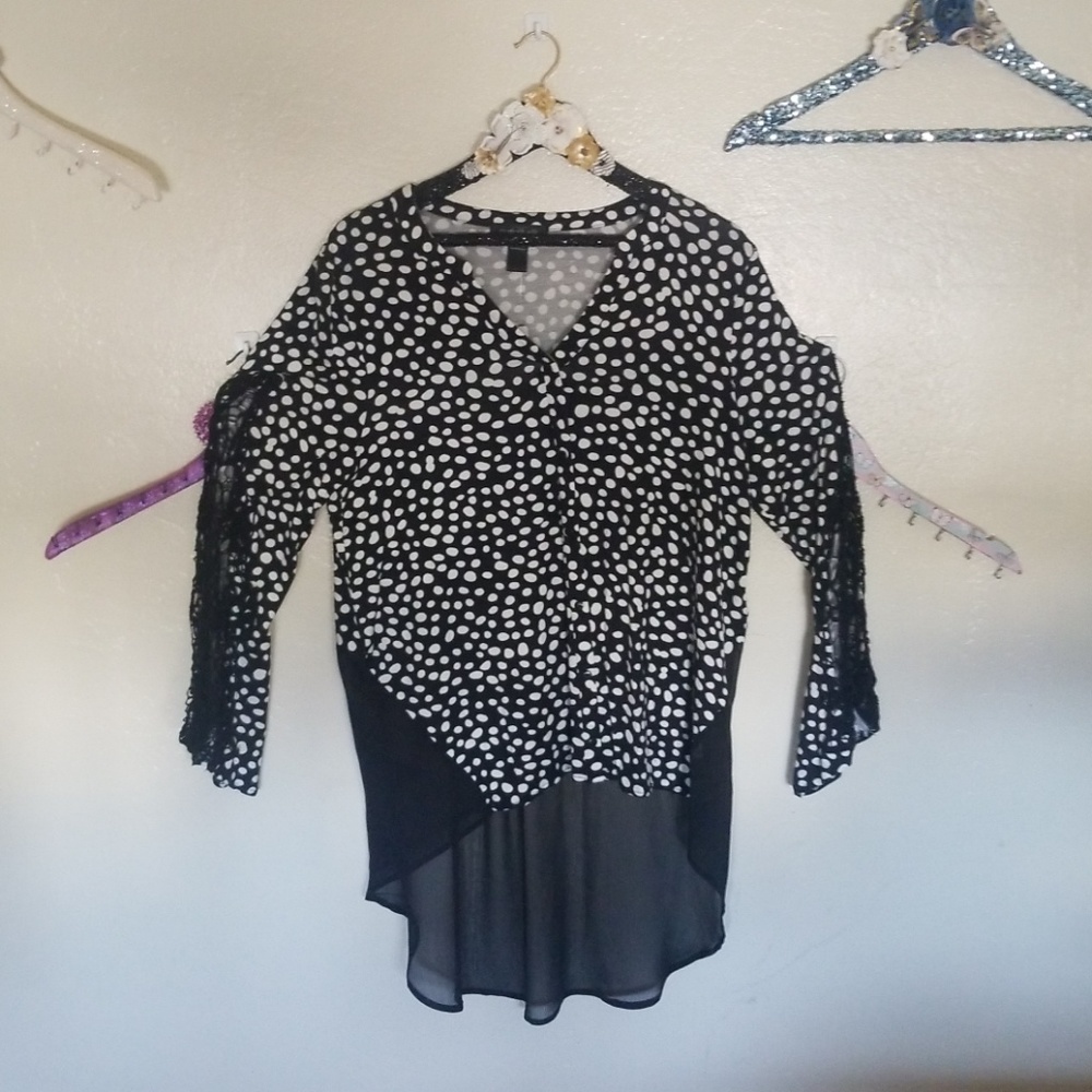 Blk N Wht Polk a dots!